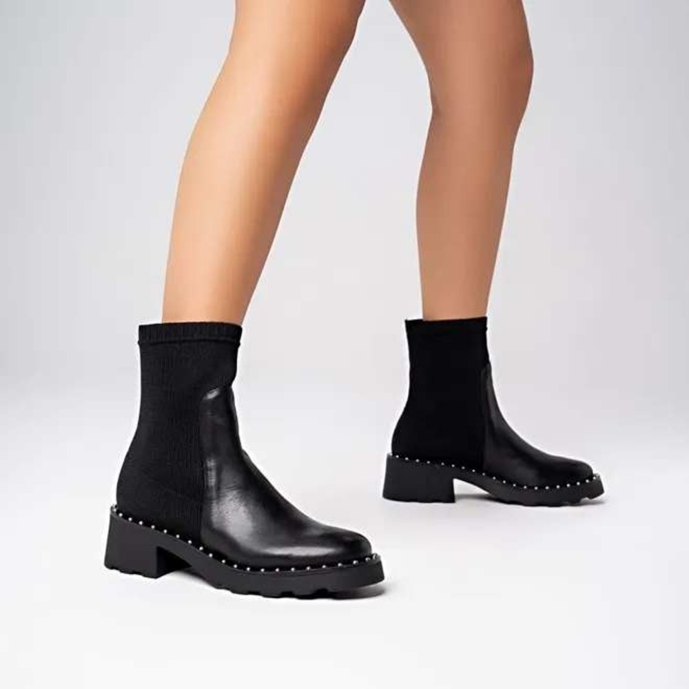 Carrano Sock Chelsea Ankle Boots Womens Black Leather Studded Lug Sole Edgy 8